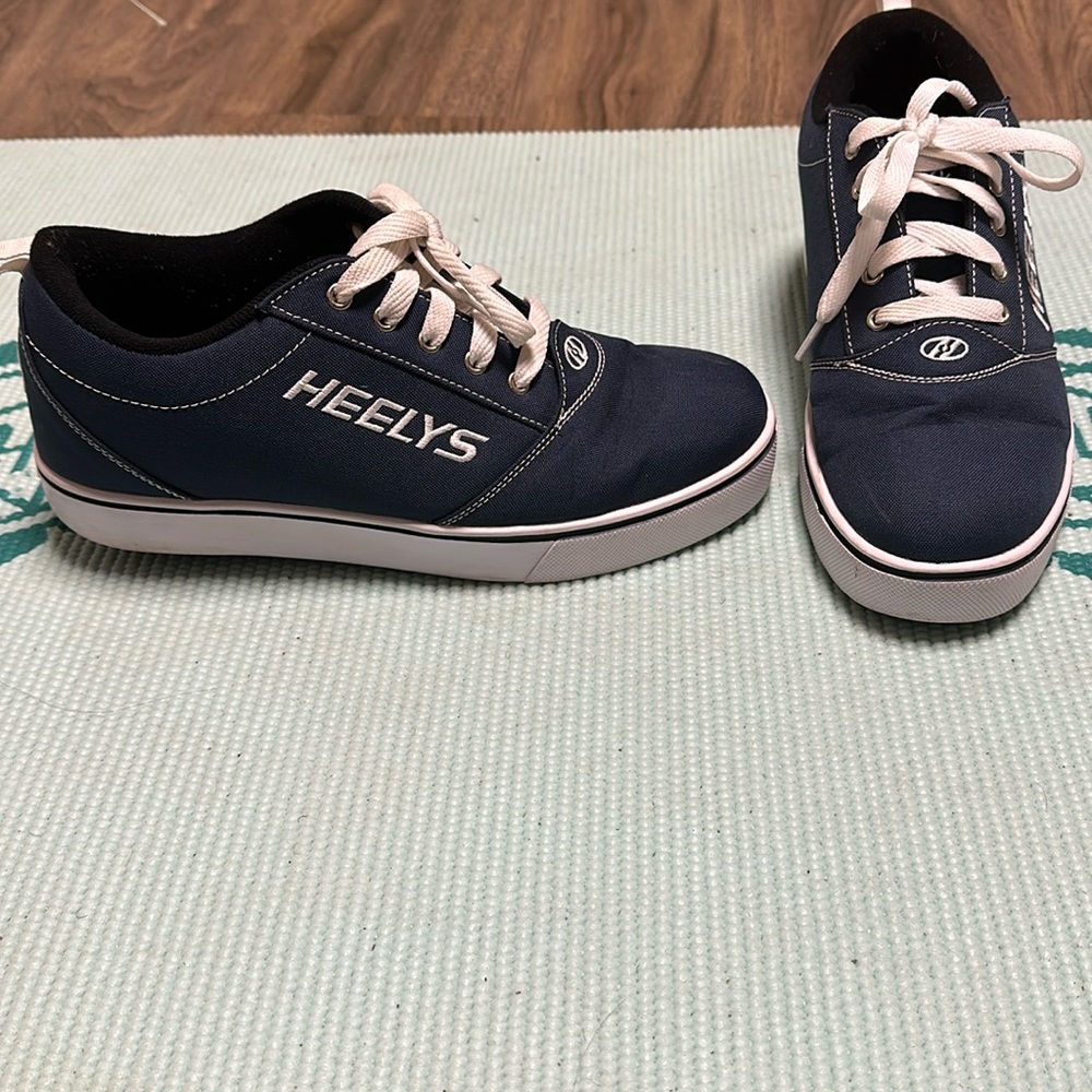 Heelys navy blue size 10 shoe